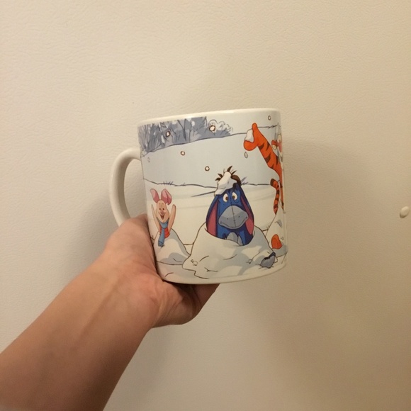 Winnie holiday large mug - Picture 1 of 4
